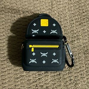 AirPods Case (1st & 2nd Generation)